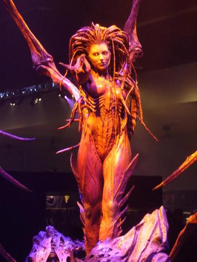 StarCraft II: Wings of Liberty - Sarah Kerrigan Statue at Blizzcon 2008